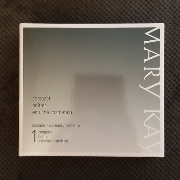 Mary Kay Cosmetic Compact - Picture 4 of 4
